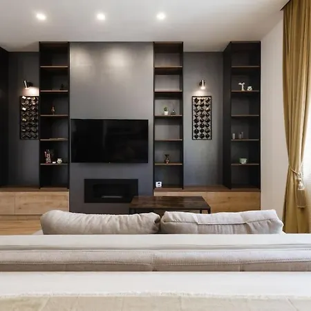 Joy City Piatra Craiului 8 * تيميشورا