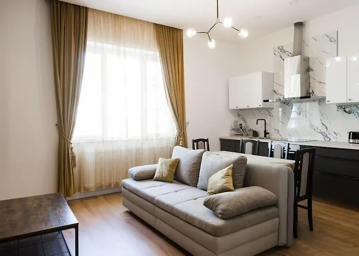 Joy City Piatra Craiului 8 公寓